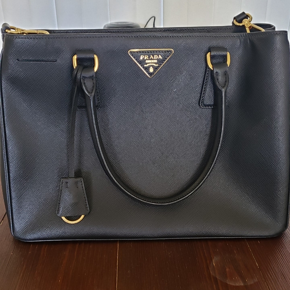 PRADA killer bag